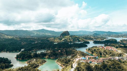 Stunning aerial view of El Peñol and Guatapé in Colombia showcasing nature and architecture.